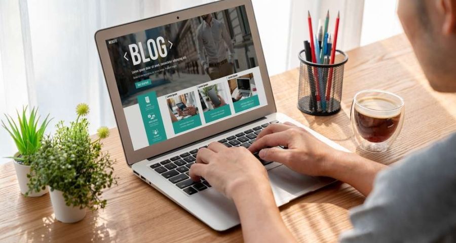 Blogging,Concept,,Web,Blog,Social,Media,Information,Network,Snugly.,Social